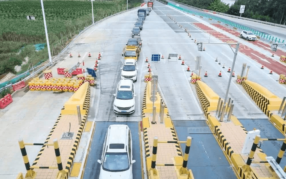 为啥高速人工通道都是车etc通道空荡荡车主说出答案