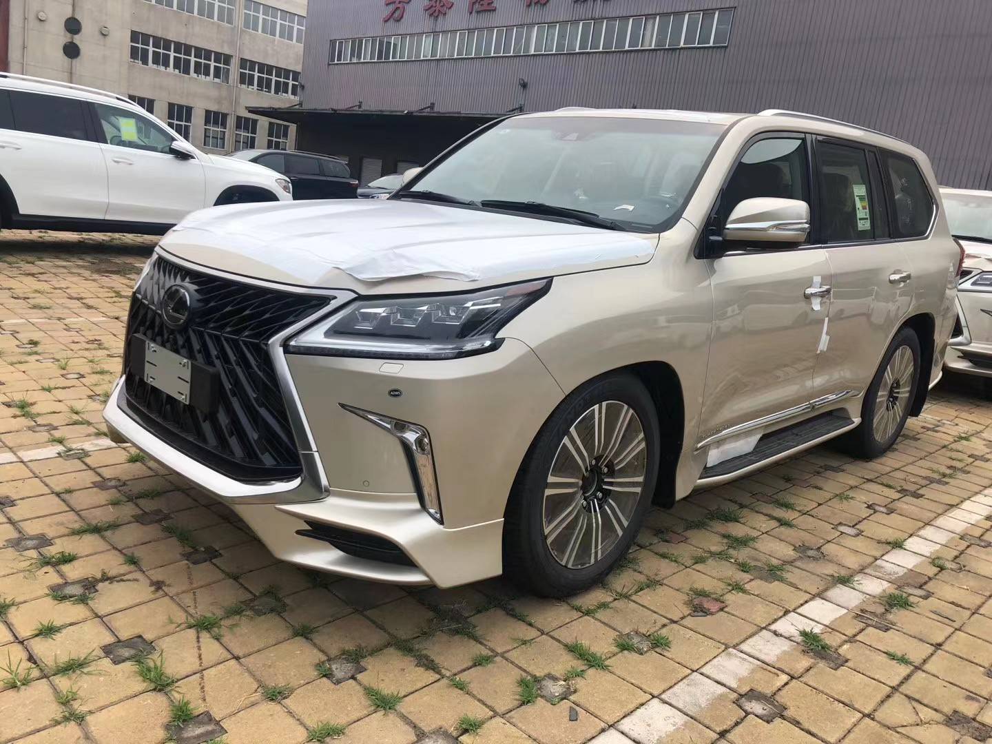新款雷克萨斯lx570促销 火爆热销进口配置