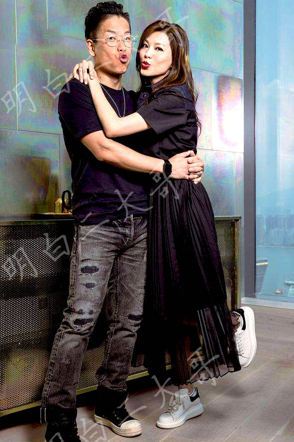 香港影星林晓峰与相伴18年的妻子离婚,试问相爱多久才能厮守一生