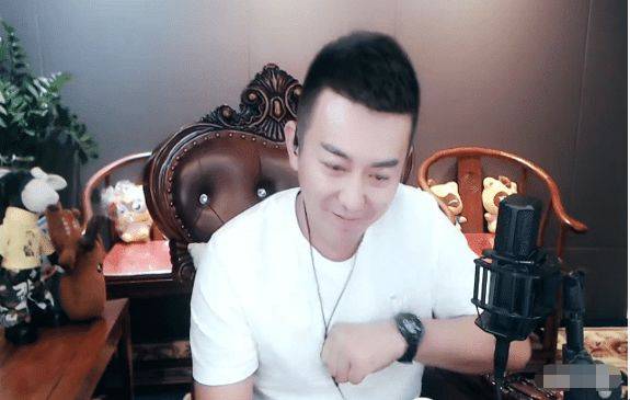 yy直播一哥于利"退了",摘下娱乐主播的帽子,名利双收宣布退网