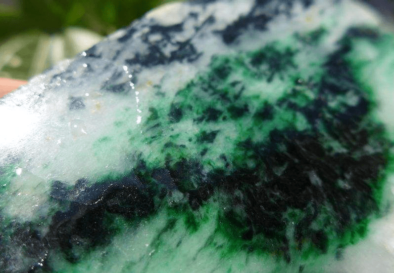 翡翠的黑斑就是藓吗?不要看见黑色就说藓_黑点