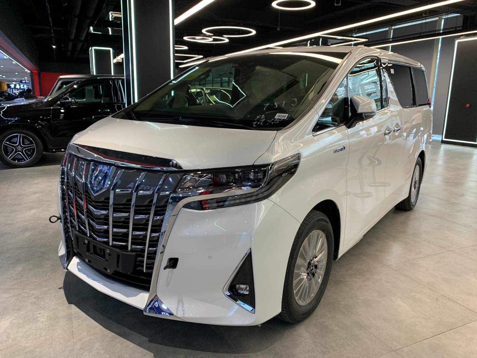 新款丰田埃尔法商务车旗舰 改装配置全面升级_搜狐汽车_搜狐网