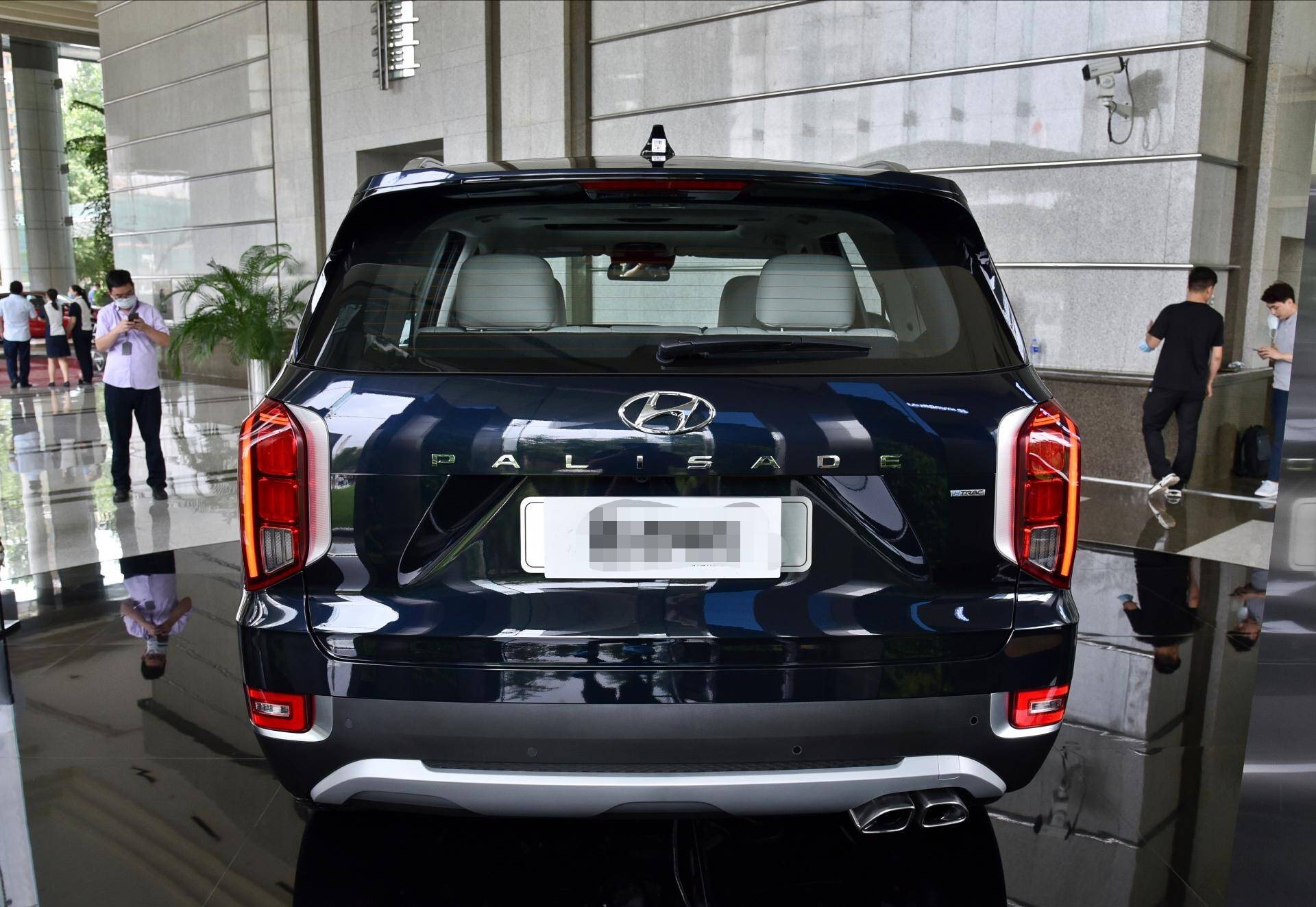 现代帕里斯蒂来袭6缸8at空间与途锐看齐