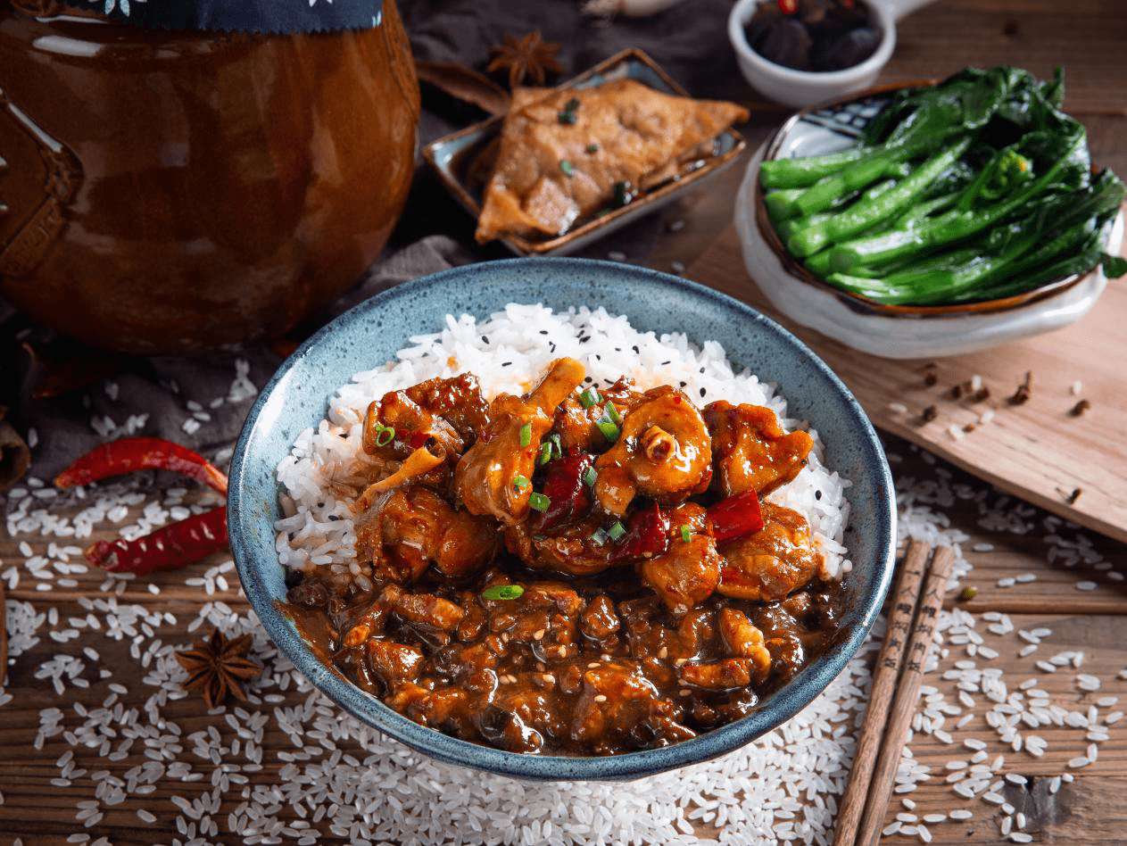 选中,评选为"中国优选品牌",并授予其"中式简餐"行业中国优选品牌称号