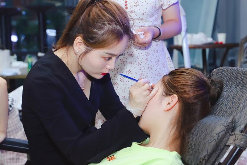 美业大咖中国资深纹绣师领绣集团联合创始人辛悦老师