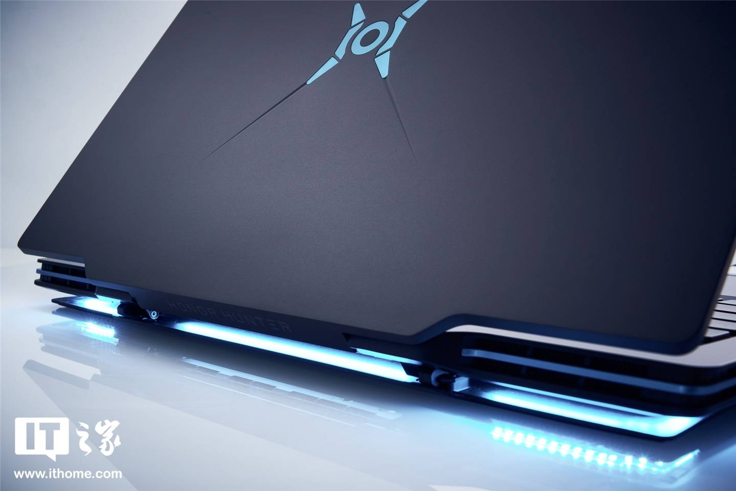 it之家开箱荣耀猎人游戏本v700图赏猎人的第一次游戏探索