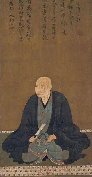 密密麻麻排列着,放满了两层楼屋,这套大藏经是万福寺日本僧人铁眼禅师