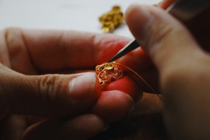 越王古法黄金|唯有花丝配珐琅,才能尽情体现古法黄金之美