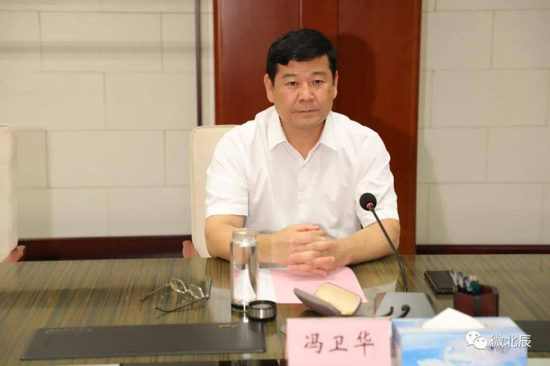 来北辰区考察的绿城建筑科技集团总经理赖圣场一行,副区长胡学春参加