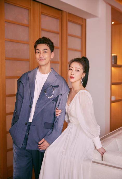 原创陈紫函真是御夫有术带着小9岁的鲜肉老公同框也没压力