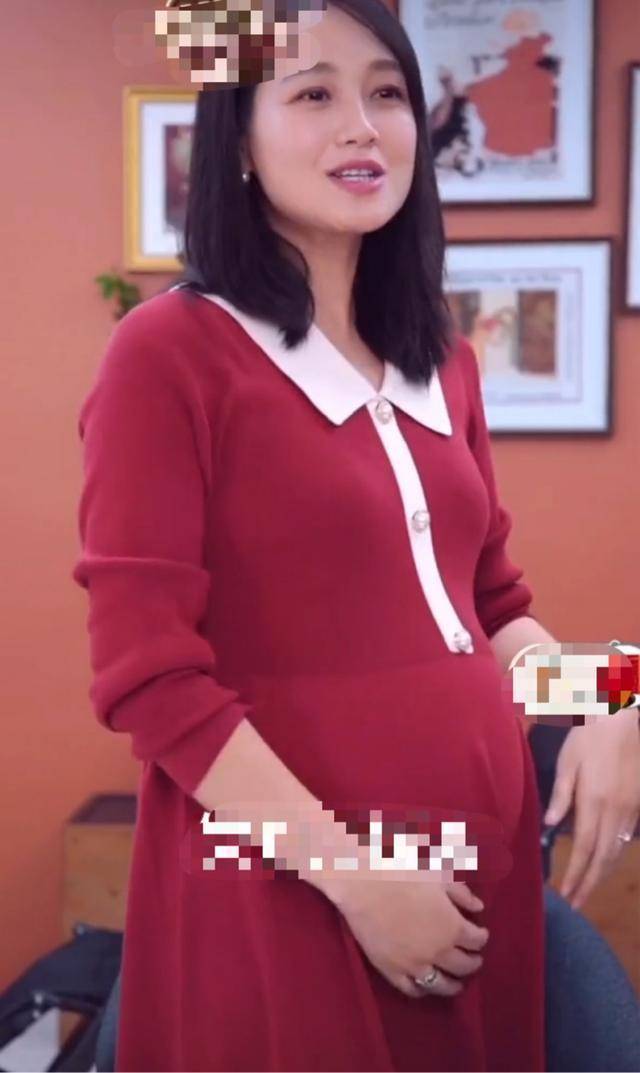 肚里宝宝手长脚长,网友猜测是女孩_手机搜狐网