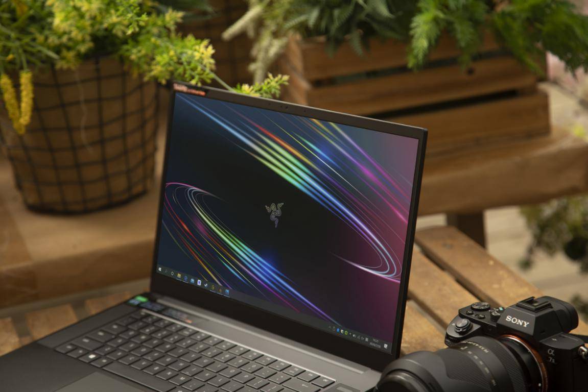 全系升级144hz屏幕的雷蛇灵刃15标准版就一个字——香!