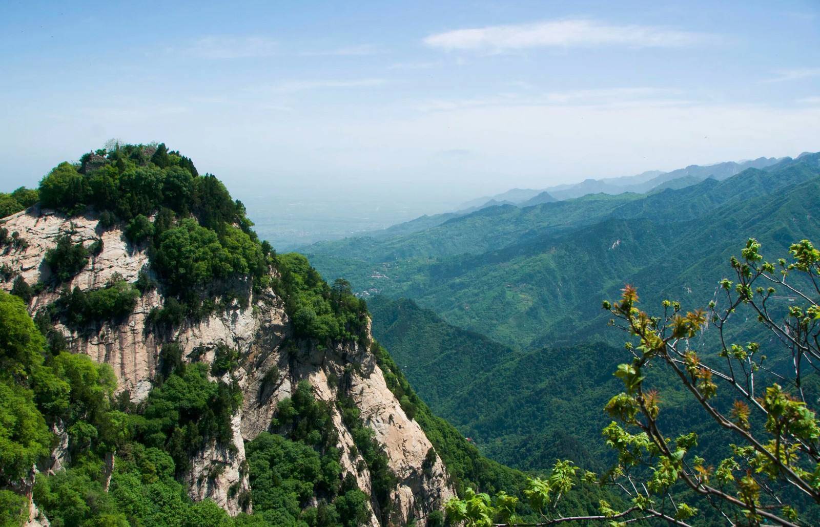 陝西名氣很高的一座山,是國家自然保護區,號稱天下第一福地