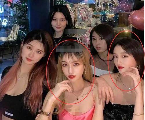 有种心机叫关晓彤闺蜜晒照只p自己关晓彤的颜值真实了