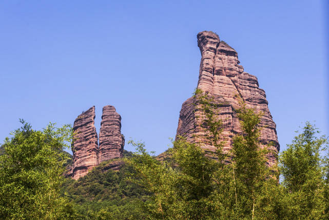 来有中国红石公园之称的丹霞山旅游感受亿万年前的地质奇观
