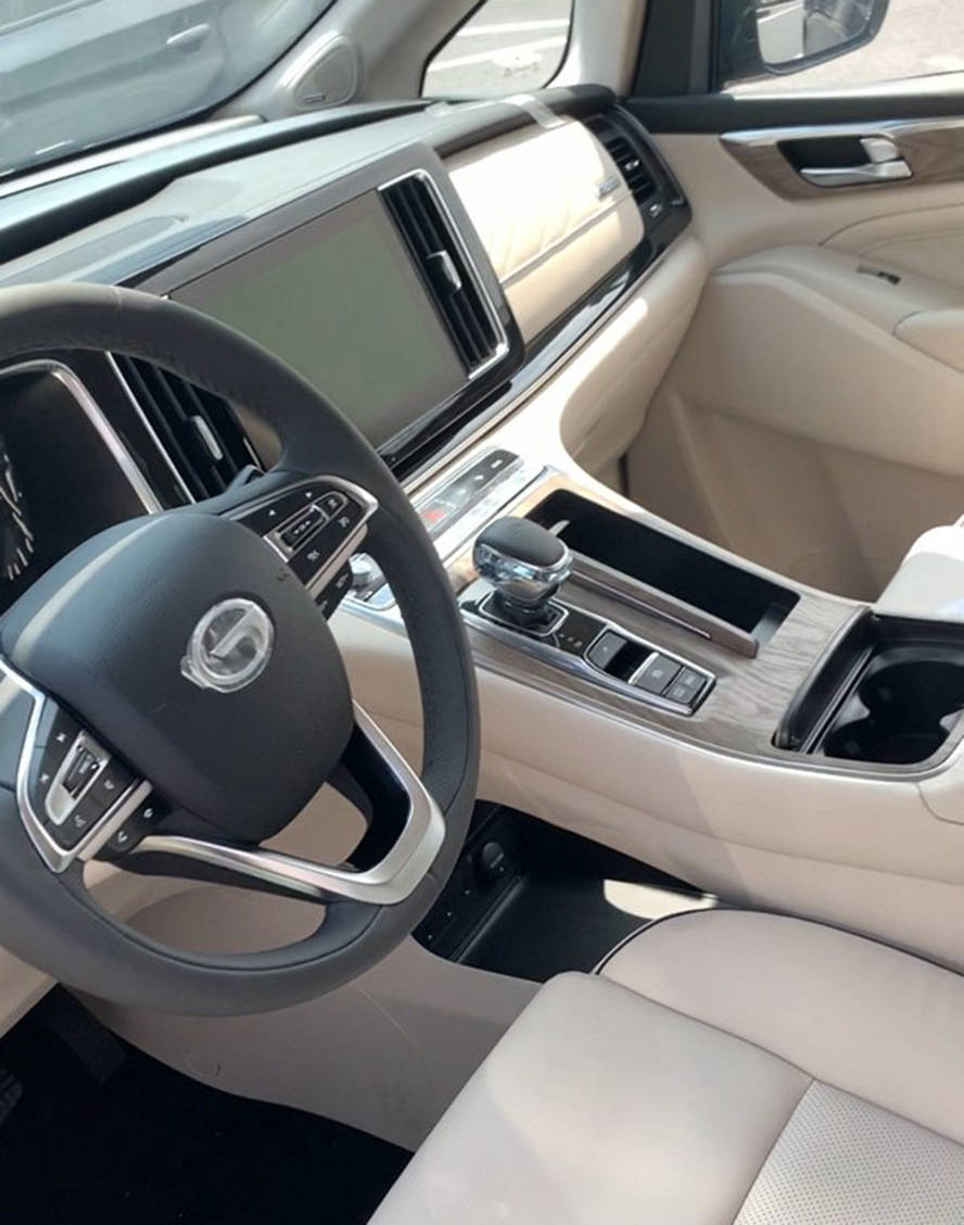 中国版的埃尔法,新款传祺gm8实车曝光,外观更霸气内饰更豪华_手机搜狐