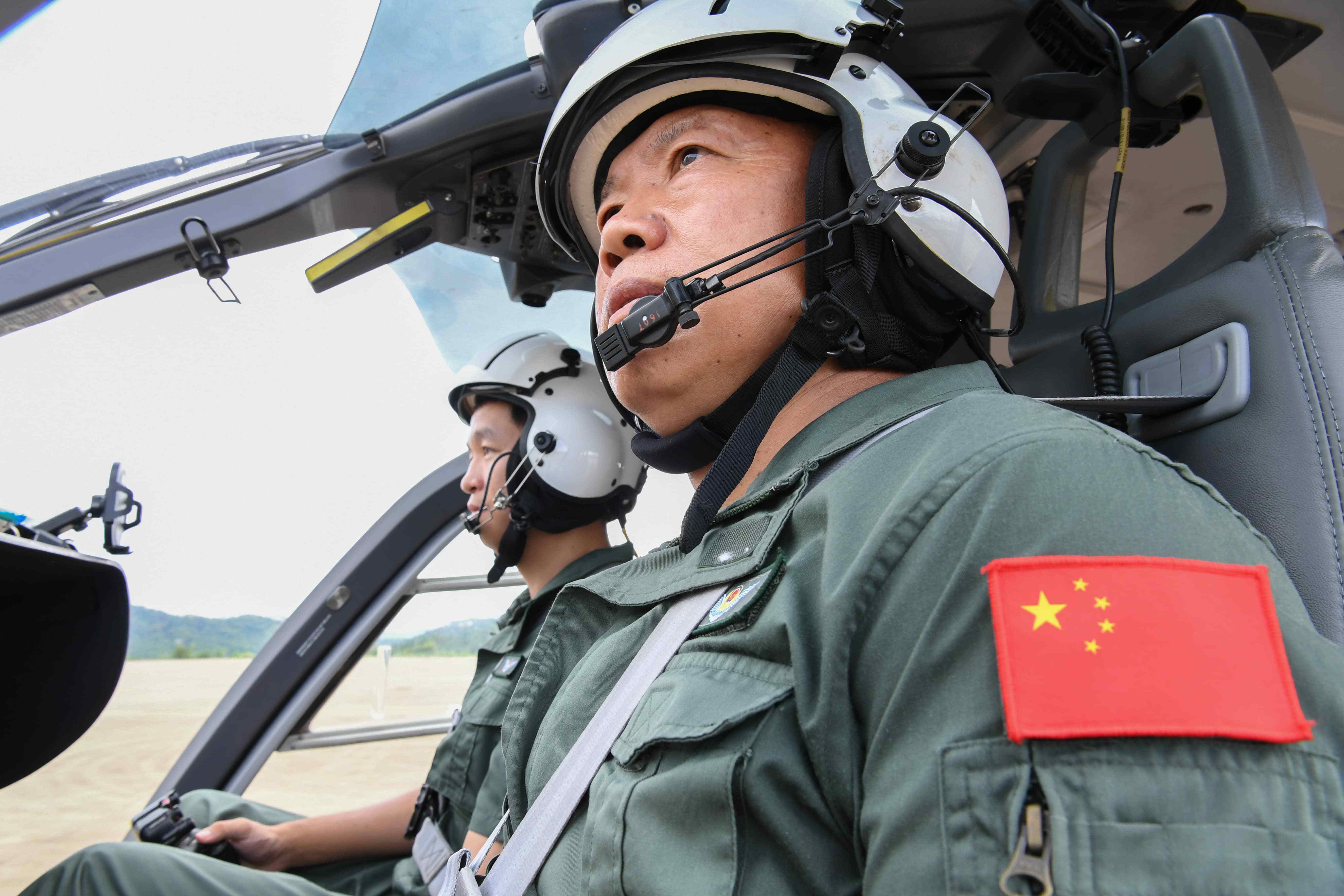 空中警鹰救援精兵