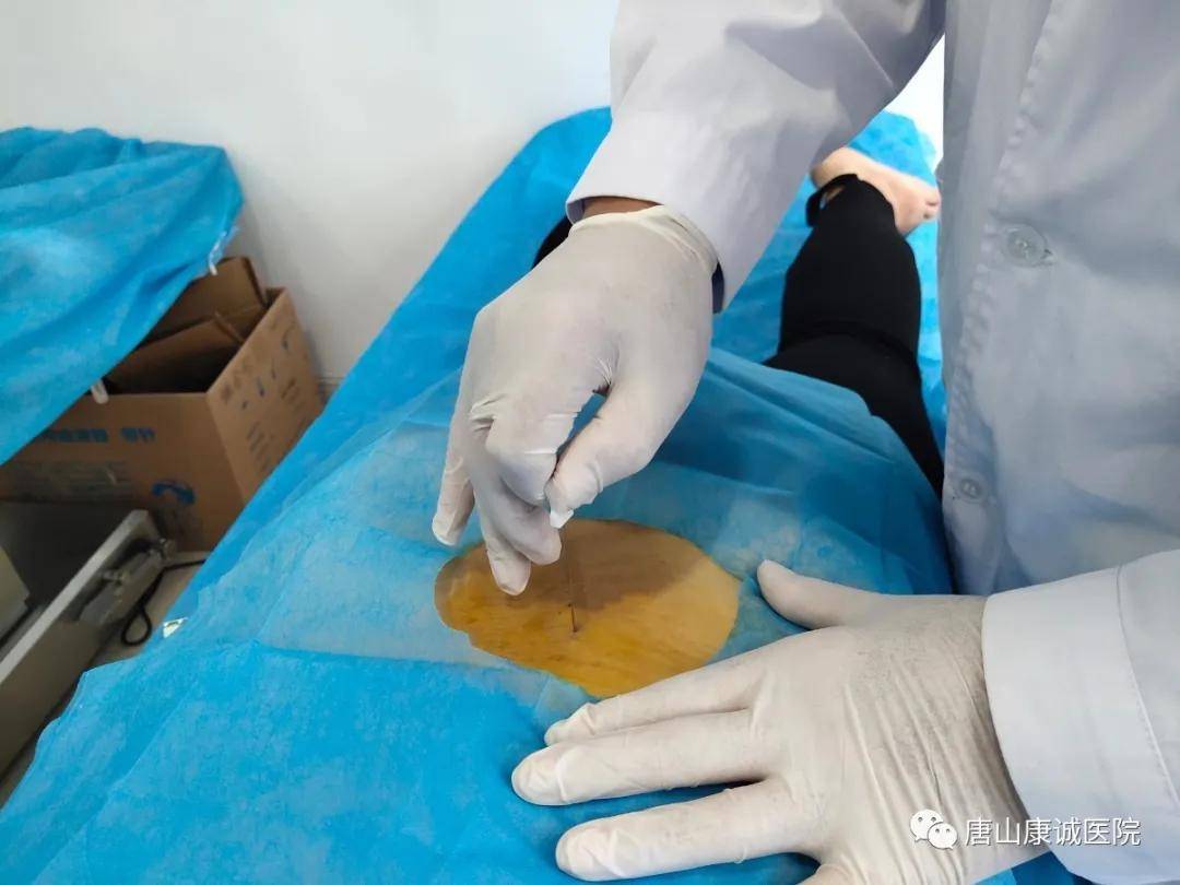 和谐医患唐山康诚医院中医科收货两面锦旗大赞中医