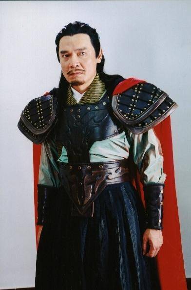 63岁钻山豹申军谊抛弃原配与她同居八年为何至今仍是一人