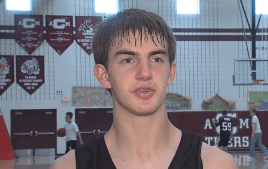 小卡称詹姆斯曾以为自己是球队的管理人员,如今打出身价_卡鲁索