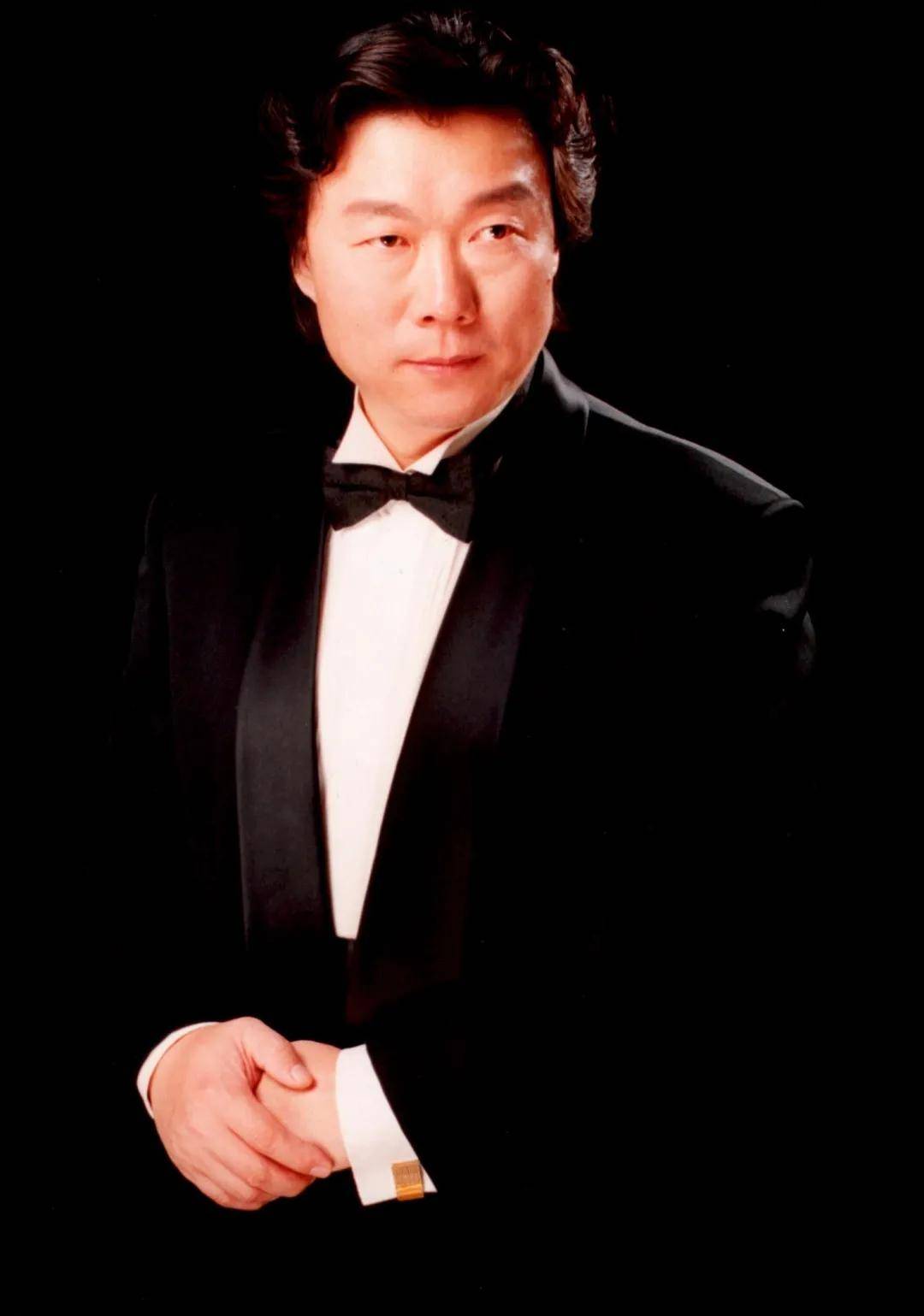 李华典李华典,天津交响乐团箸名男高音歌唱家,国家一级演员,享受