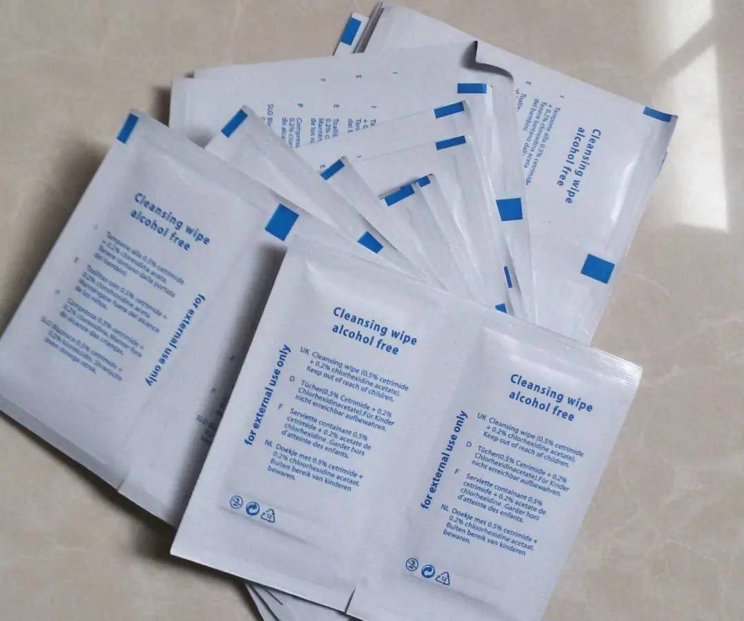 疫情再一次成为焦点,钟南山院士表示,控制传染是今冬明春防控关键之一