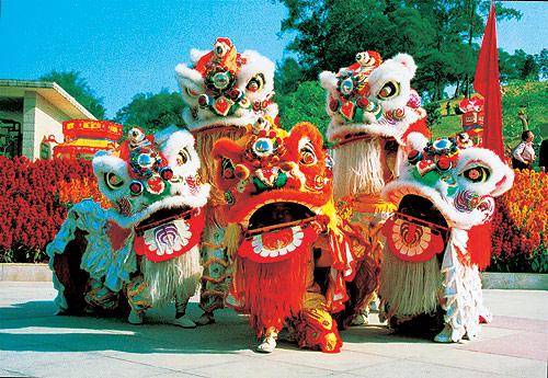 中国的舞狮文化:南狮和北狮有什么区别?每一只狮子里面都有灵魂_徐水