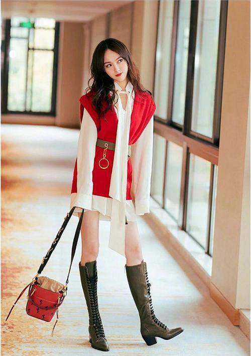 唐嫣,罗晋感情真好,出门也要挎着手,看着真有幸福感_靴子