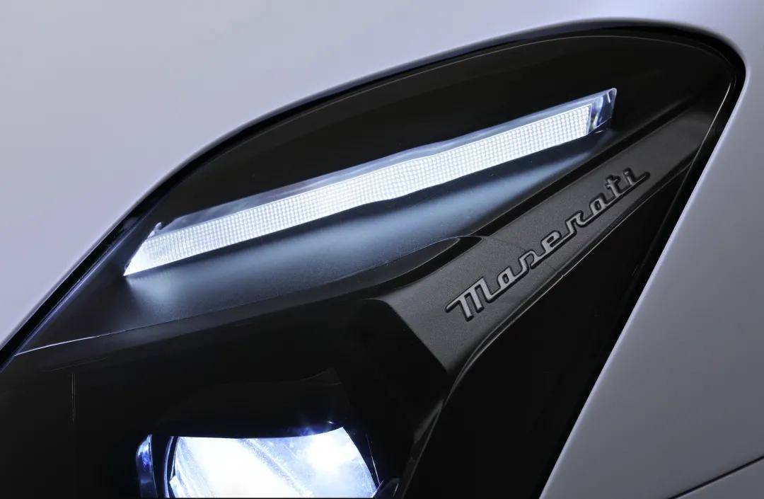 新车发布:玛莎拉蒂终于又出超级跑车了,致敬前辈的mc20