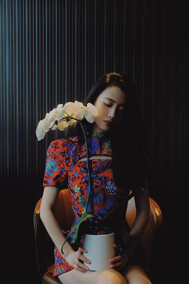 《隐秘的角落》朱晶晶的妈妈"梦"美如花:李梦演绎复古气质大片