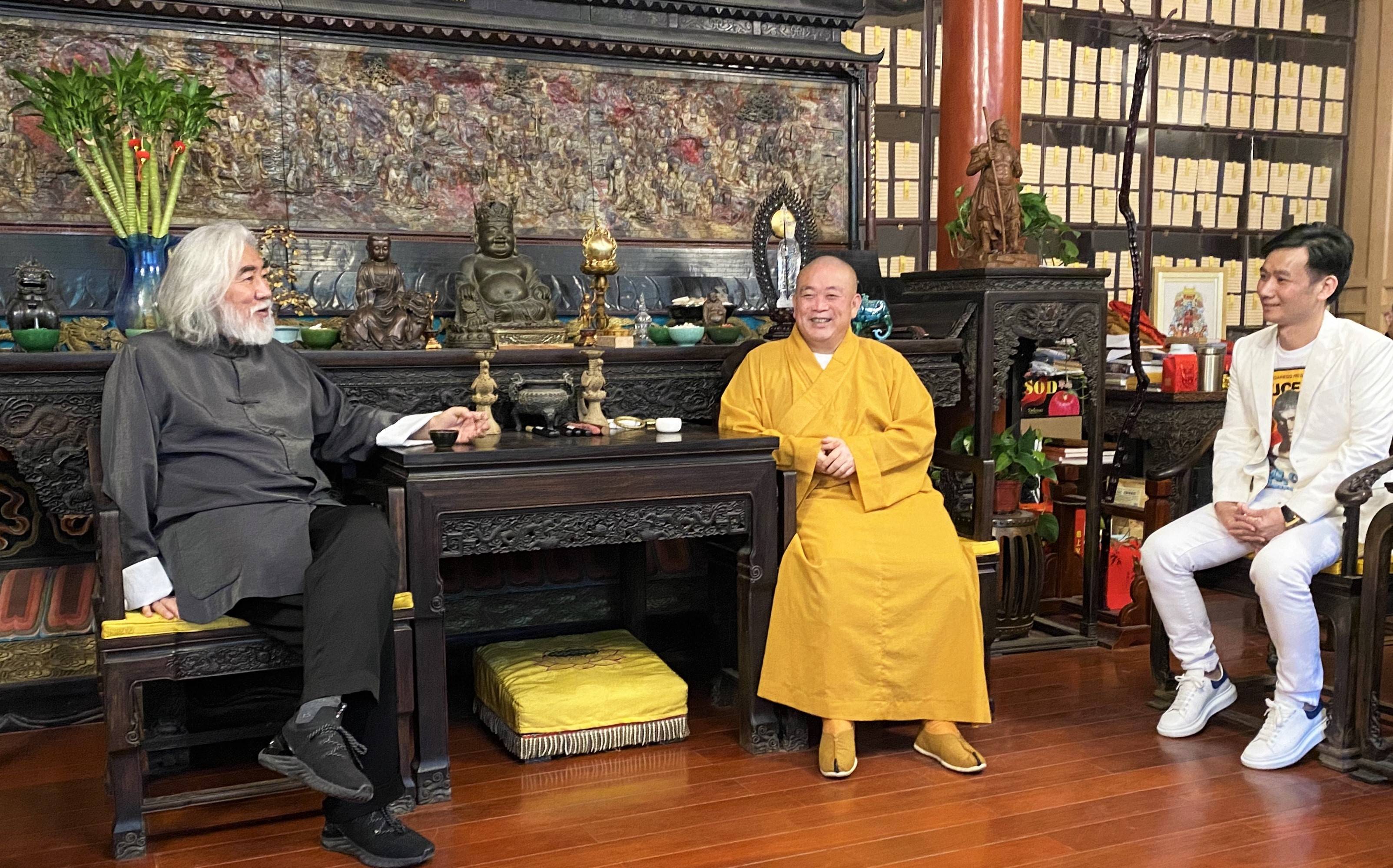 禅武文化创办人邬尚委携导演张纪中首次造访少林拍摄新版少林寺