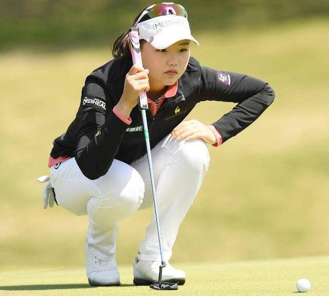 原创出生于日本的高尔夫女神石昱婷坚持回国效力球迷好样的