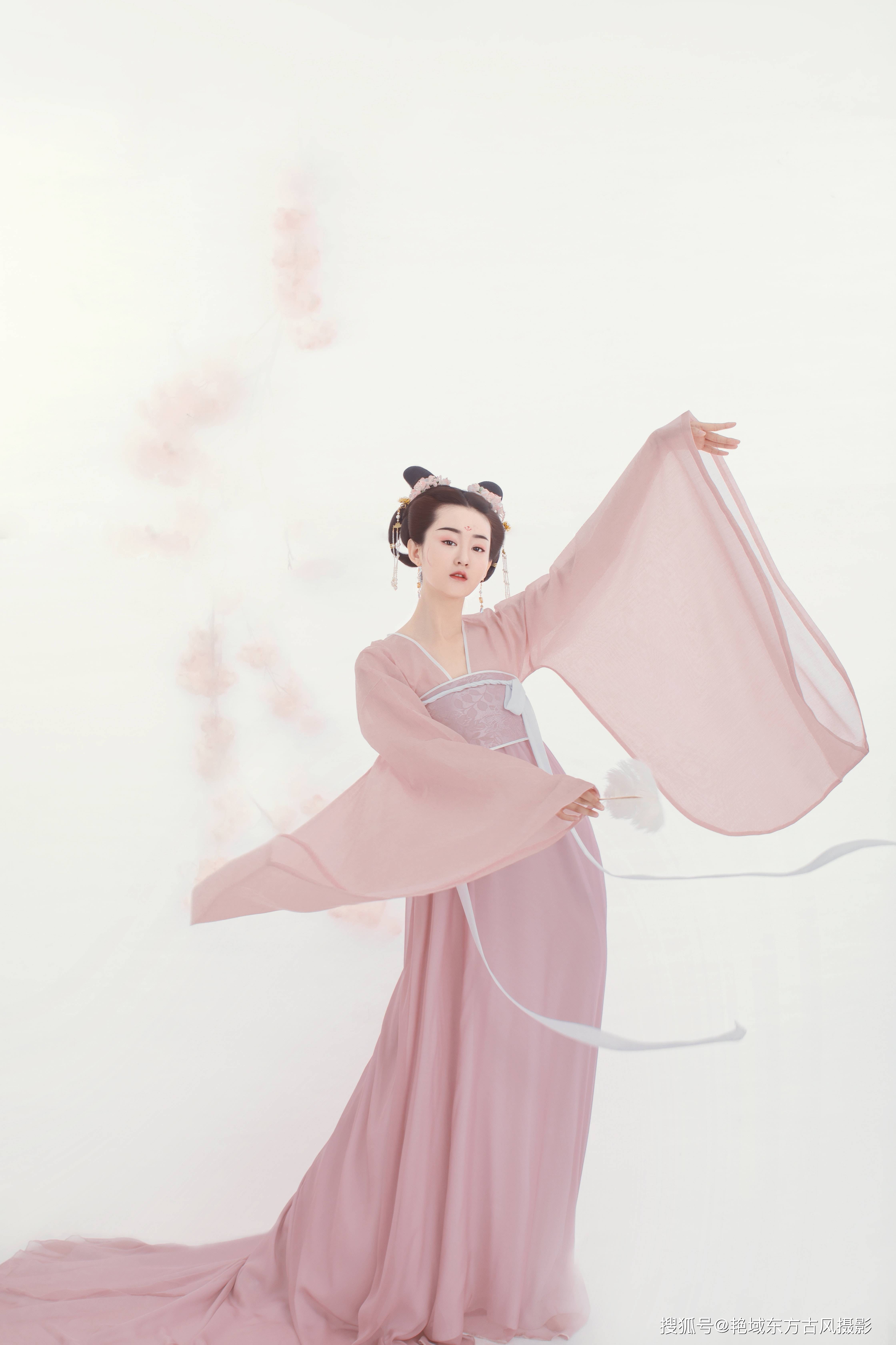 你的古装小仙女准时到达,还不速来接驾