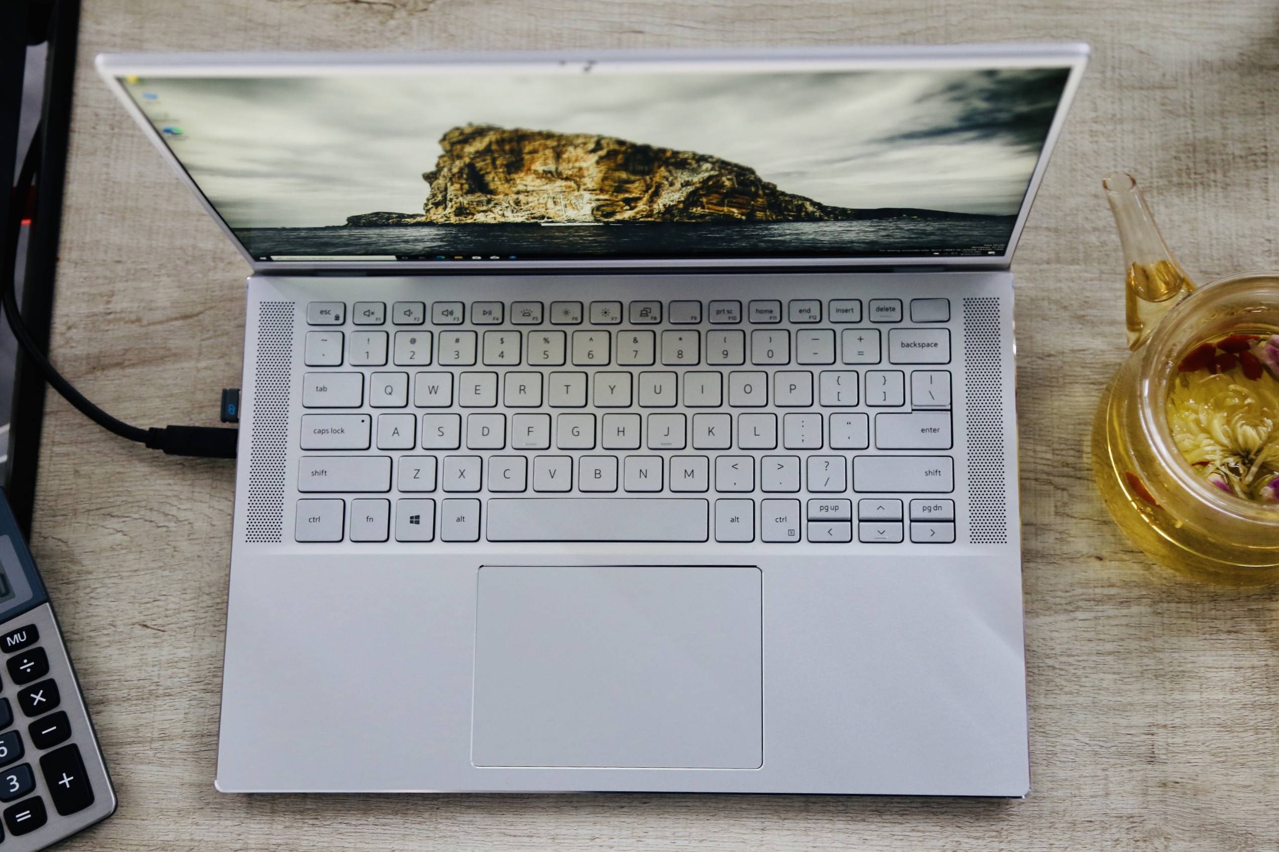 戴尔灵越7400深度体验:有效提高工作效率的"护眼"笔记本