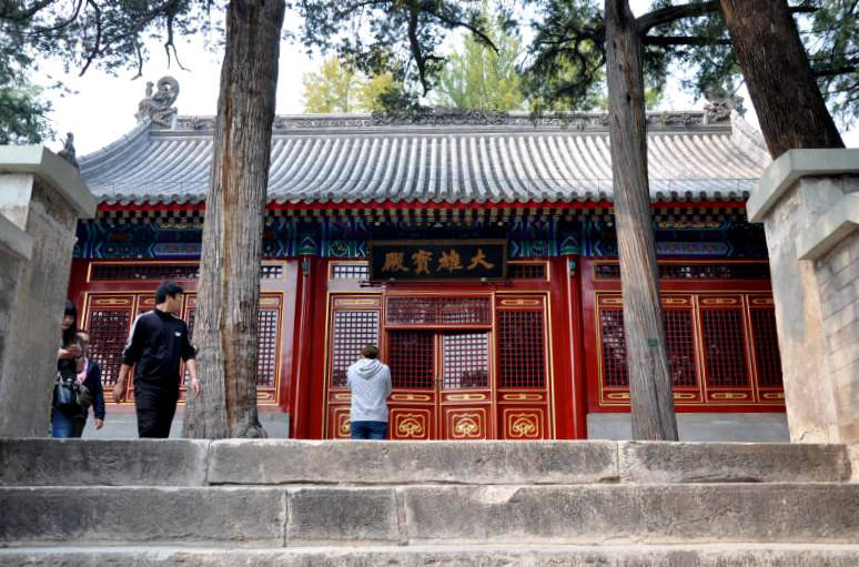 北京西山八大处,这一处的寺庙最为宏大,现在还在扩建修缮