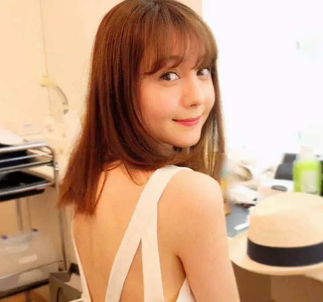 日本混血女星特林德尔·玲奈魅力足!雪肤娇嫩清纯可人