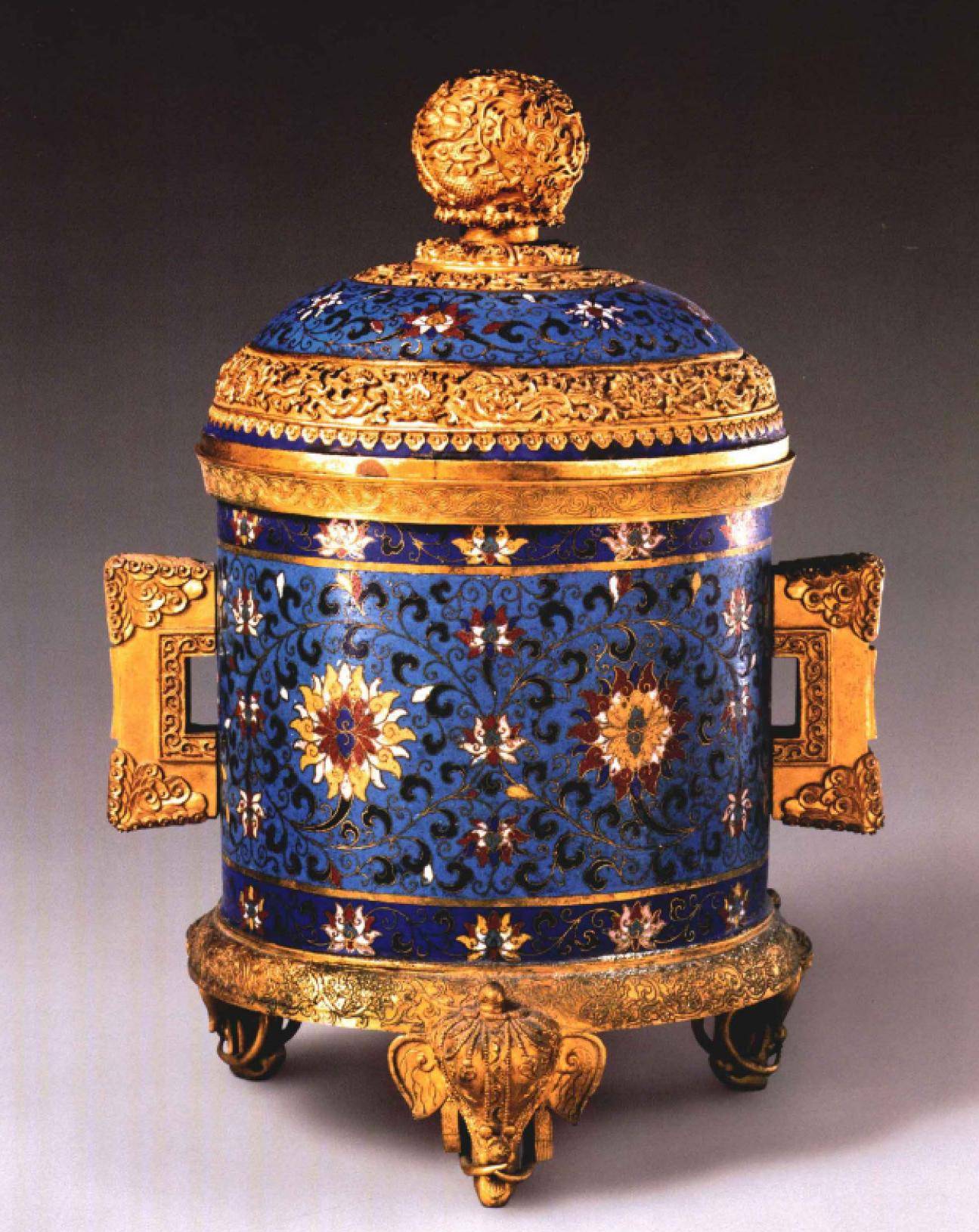 故宫博物院珍藏,设计巧妙,工艺精致,清乾隆时期掐丝珐琅器精品