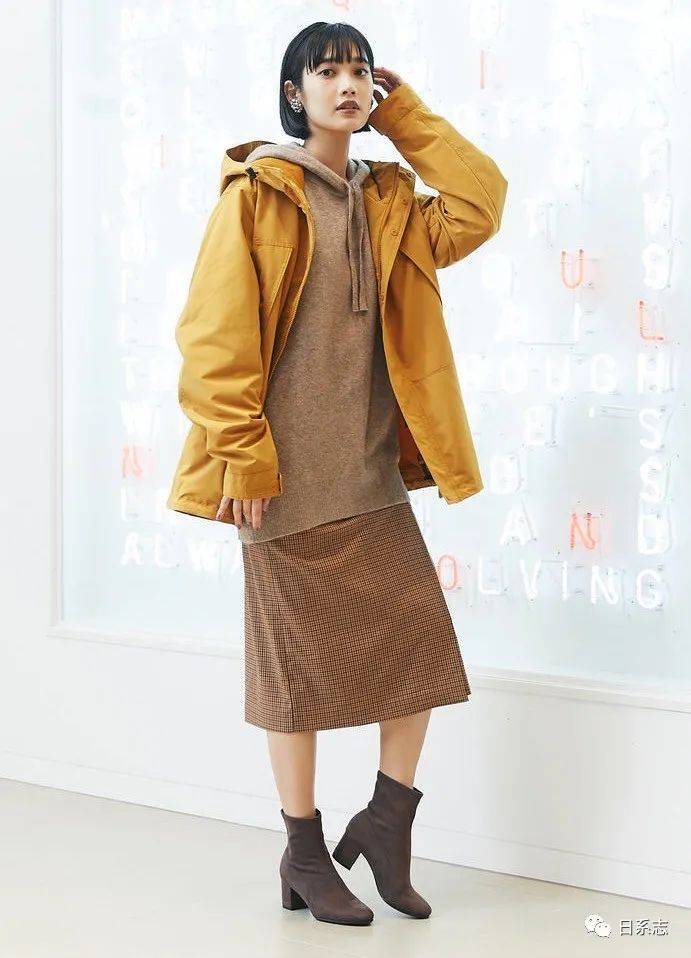 其实优衣库的衣服,在休闲和日常场景中更丰富.