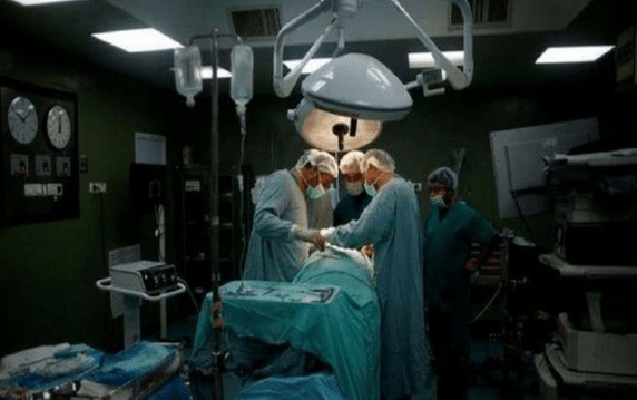 印度男子相信网络广告卖肾可赚150万,去了医院才发现不对劲