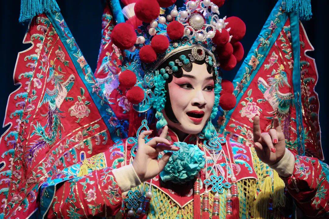 忽听一声梆子响从此为戏痴与狂