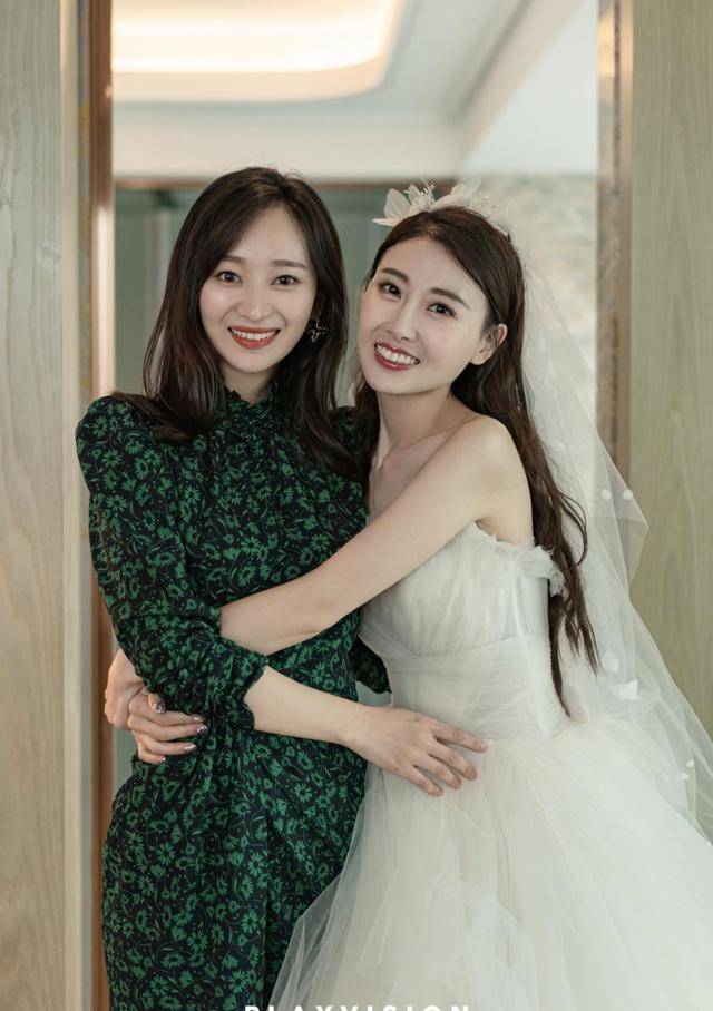 42岁王治郅与90后娇妻现状!他事业不顺利,她北大读研被质疑怀孕