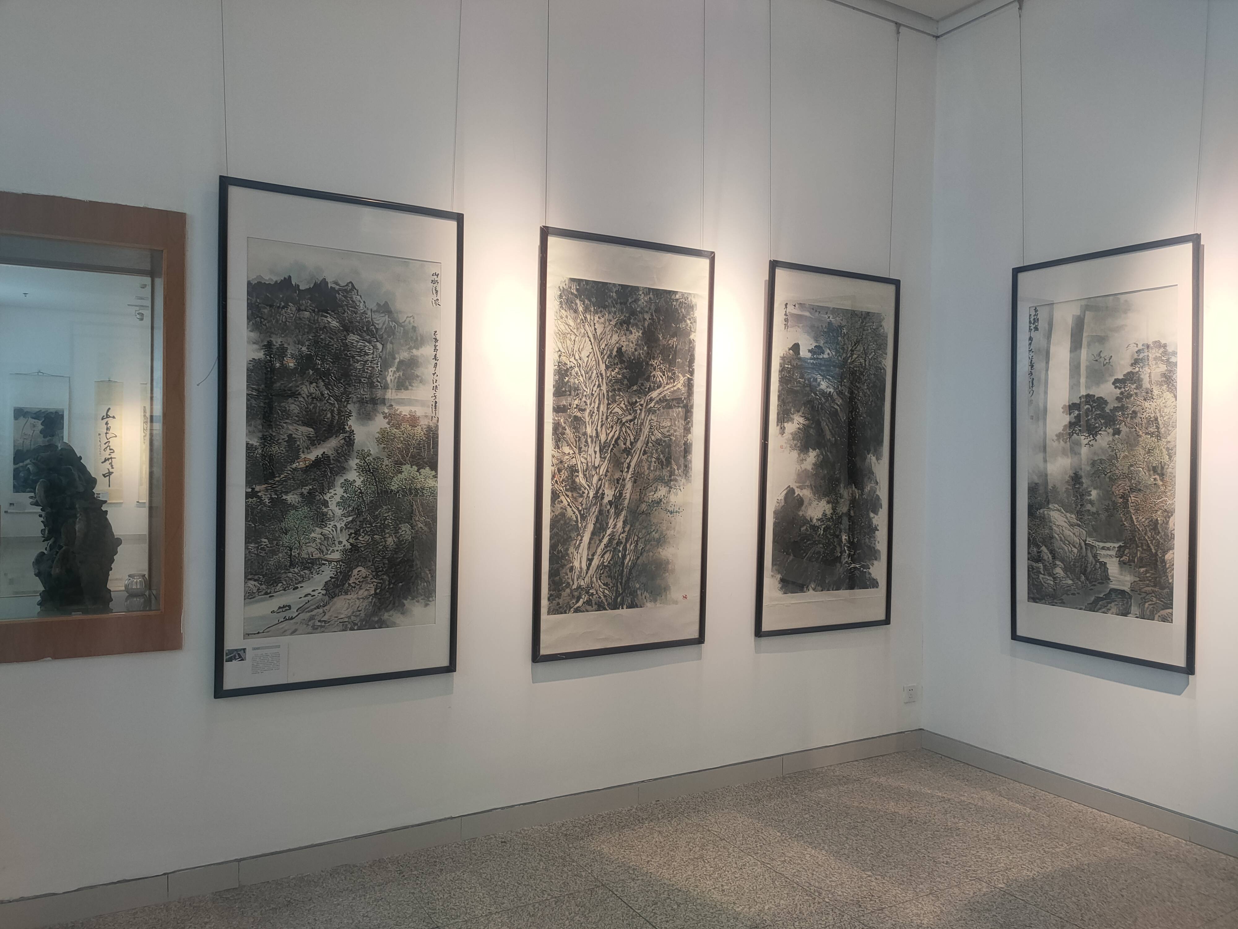 展讯吕大江丨海峡两岸一脉相承中国画名家走进李奇茂美术馆