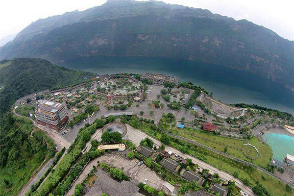 养生休闲放松身心就在西部大峡谷