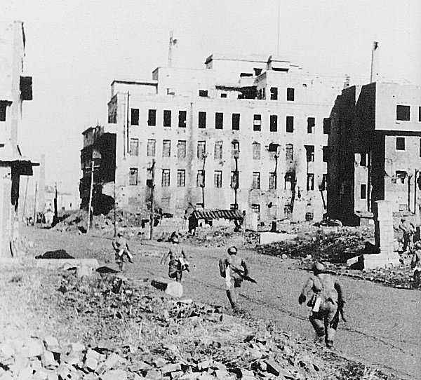 晚清时为了加强国防力量开始编练新军,除了比较有名的北洋六镇之外