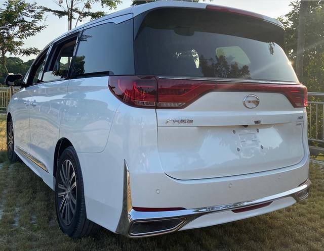 广东美女花26万元买广汽传祺gm8,家用保姆车,专门接送孩子