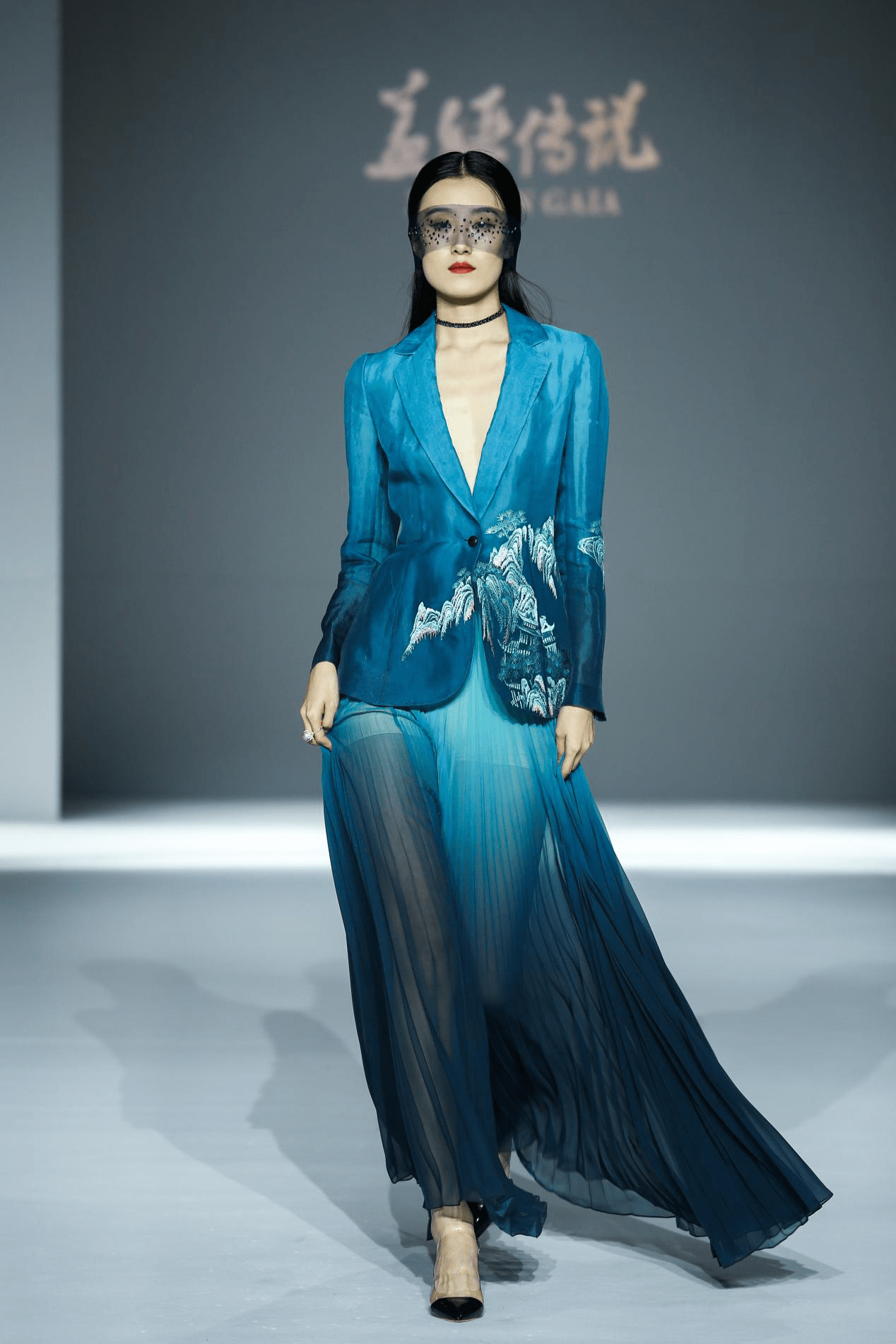 盖娅传说熊英2021ss如兰盛放华幕将启