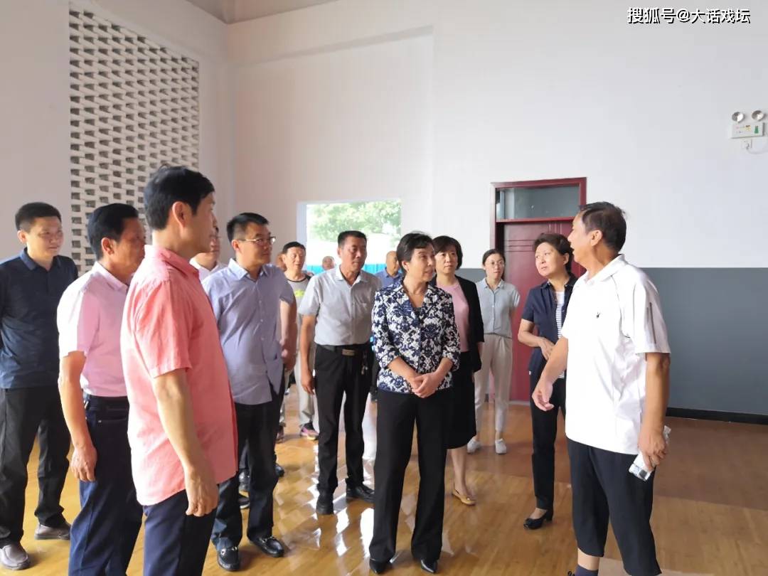 河南豫剧院三团团长贾文龙陪同河南省文旅厅领导赴登封调研