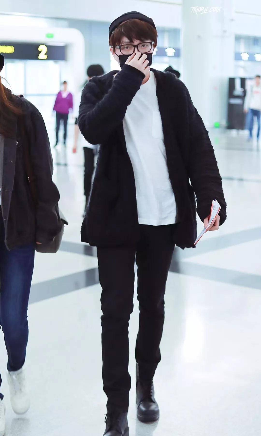 毛不易出道前照片曝光,和现在判若两人,网友:神仙颜值