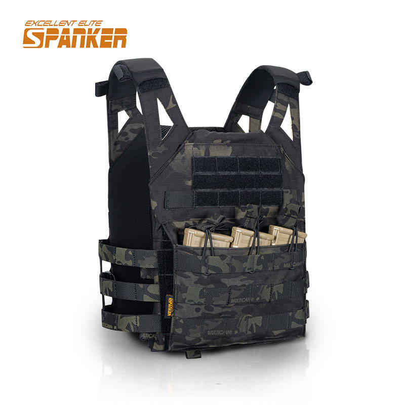 出众者:来了来了,战术装备控们快看过来._弹夹