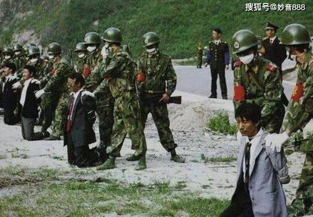 历史老照片犯人被秘密处决图4出现的新娘令人心跳加速